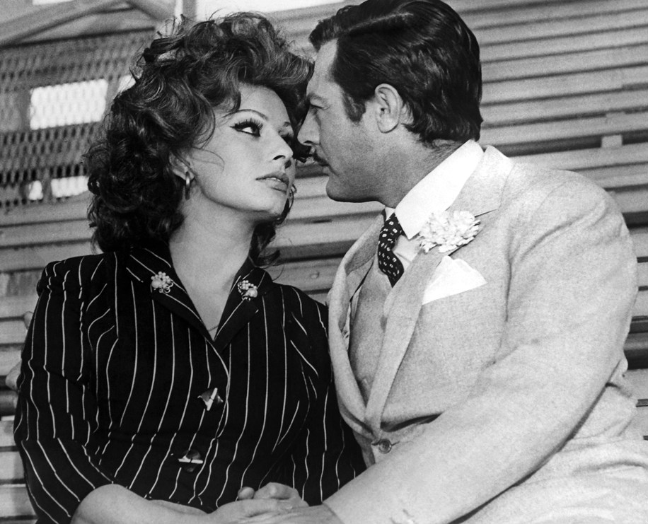 Sophia Loren e Marcello Mastroianni em Matrimônio à italiana