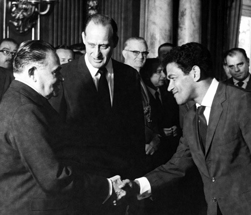 Garrincha com o presidente Castelo Branco e João Havelange