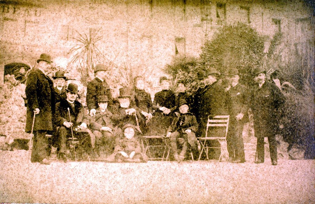 Imperador Pedro II, membros da família imperial e outros em Paris