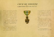 Modelo da cruz de bronze da Campanha do Paraguai
